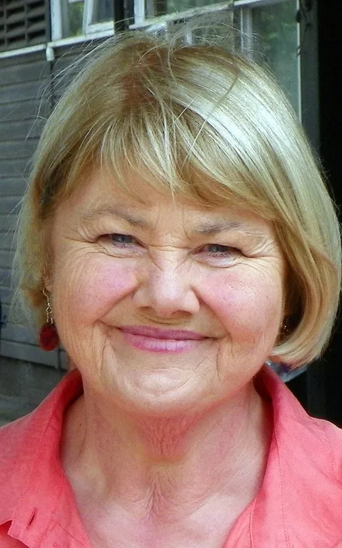 Annette Badland