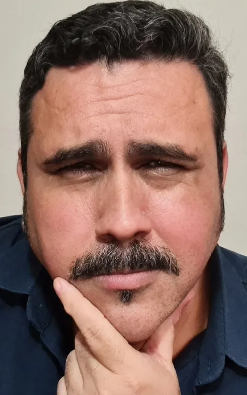 Carlos Miola