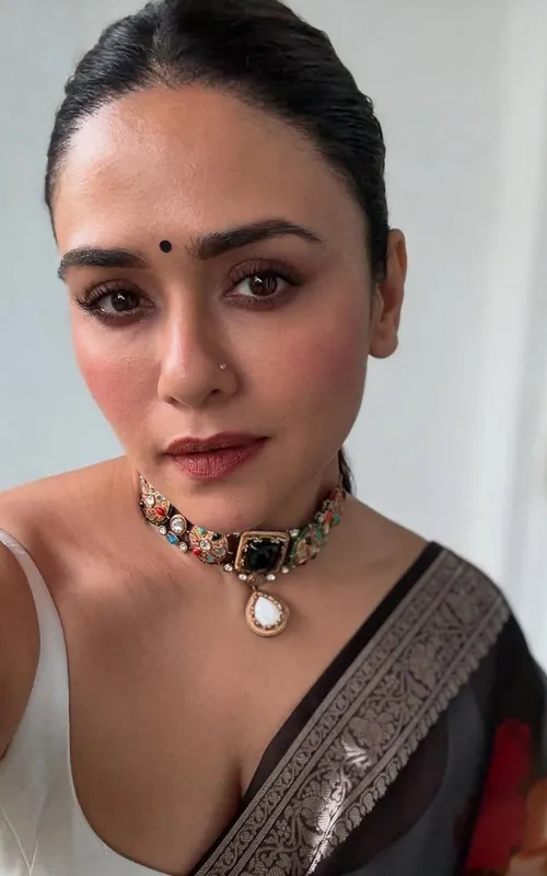 Amruta Khanvilkar