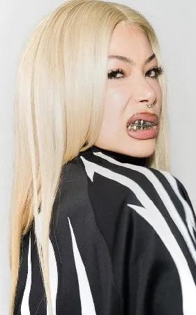 Molly Santana