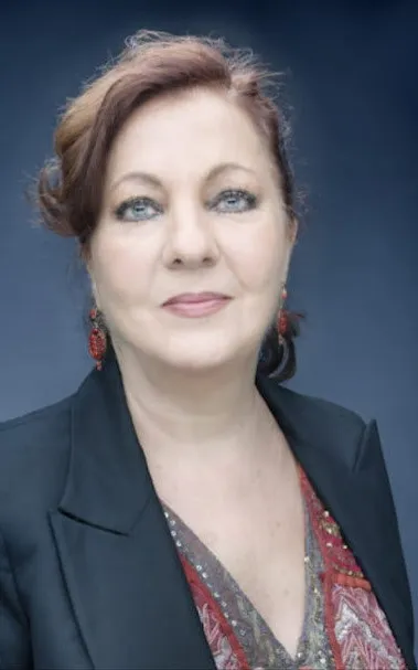 Carmen Linares