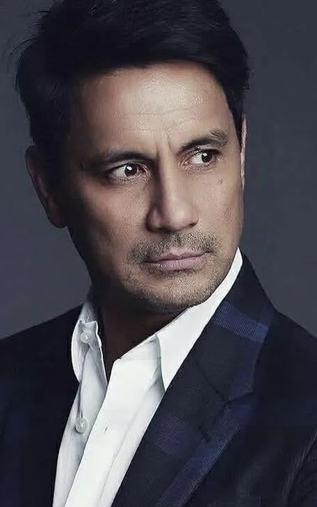 Richard Gomez