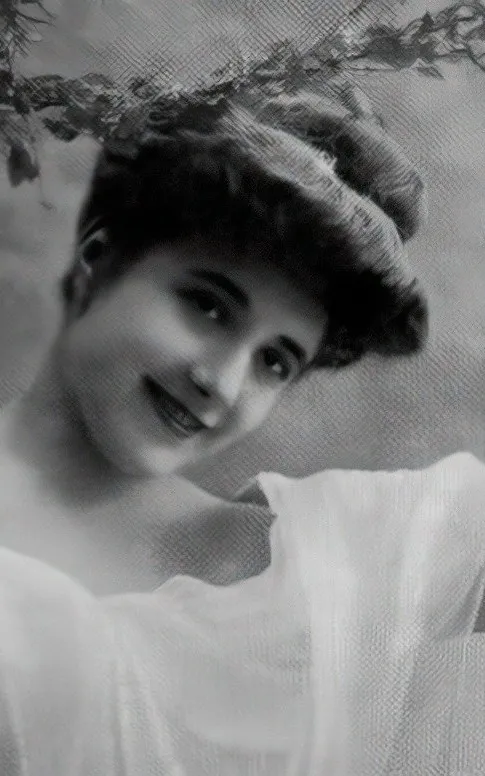 Yvonne maëlec