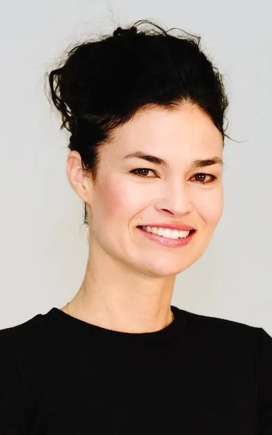 Danielle Renfrew Behrens