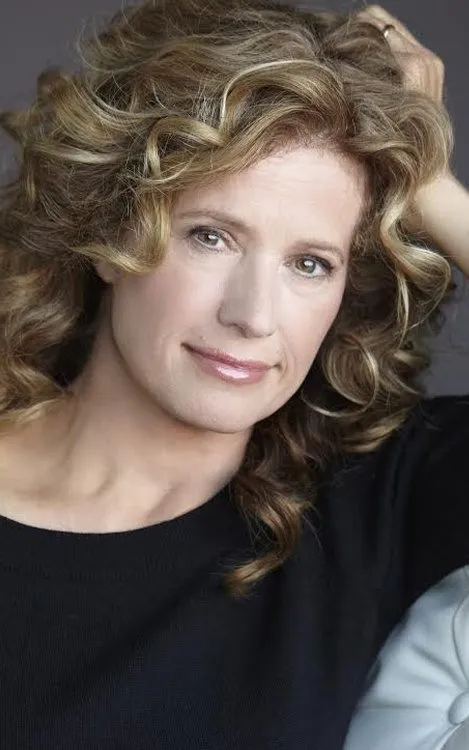 Nancy Travis