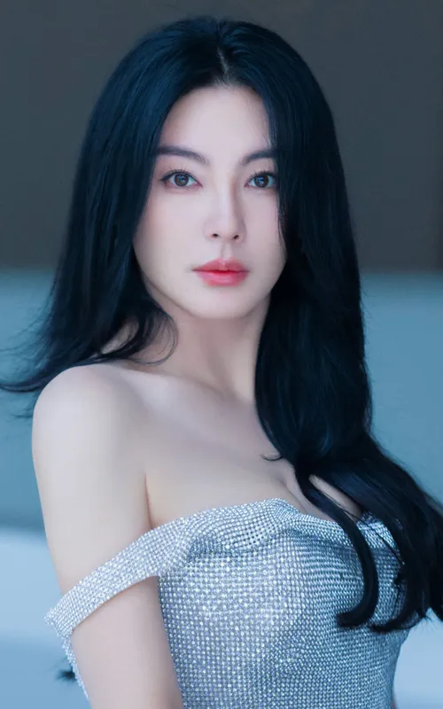 Zhang Yuqi