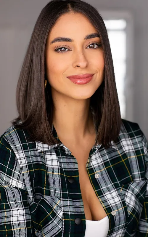 Kiara Gomez Glad Bak