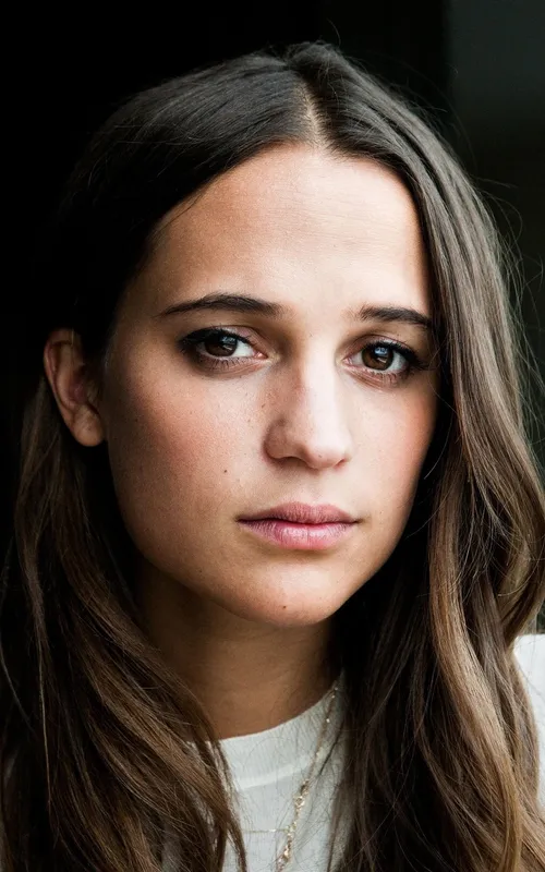 Alicia Vikander