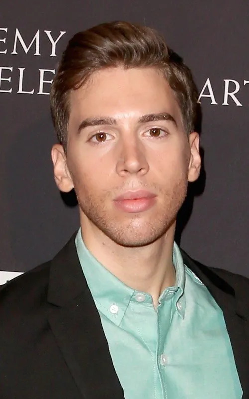 Jordan Gavaris