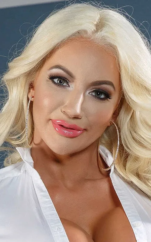 Nicolette Shea