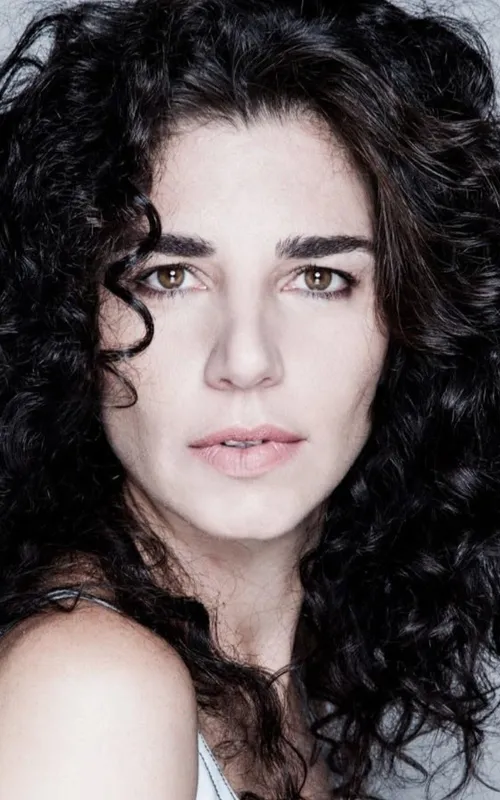 Laura Fajngold