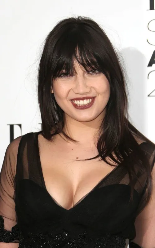Daisy Lowe
