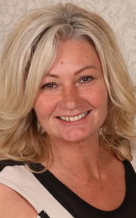 Mature British Ellen