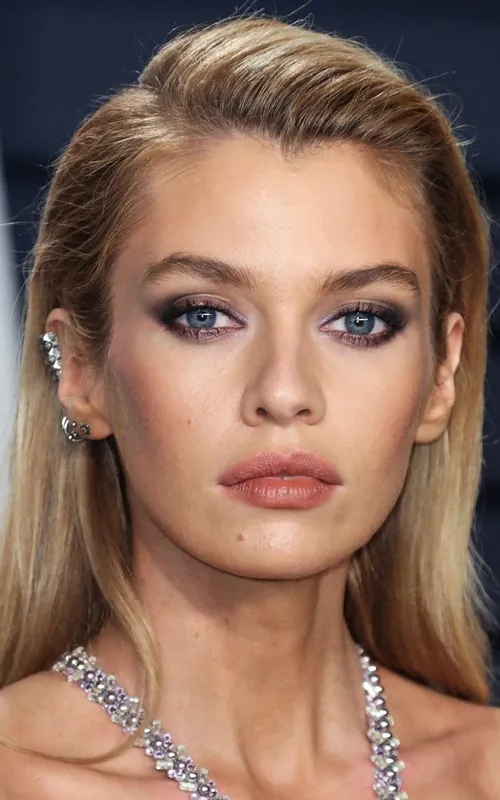 Stella Maxwell