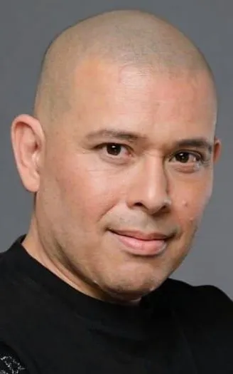 Renzo Cruz