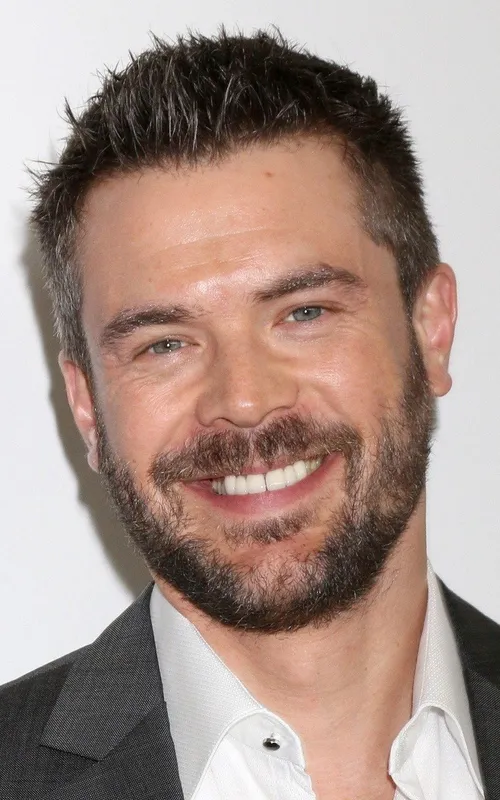 Charlie Weber