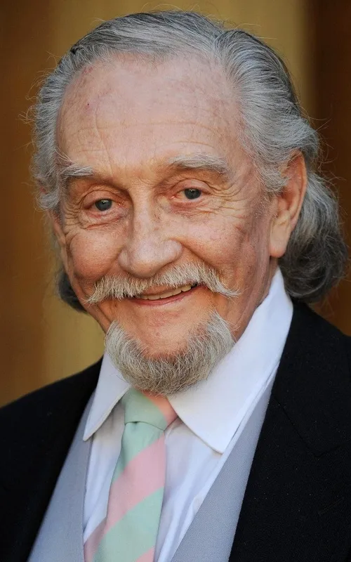 Roy Dotrice
