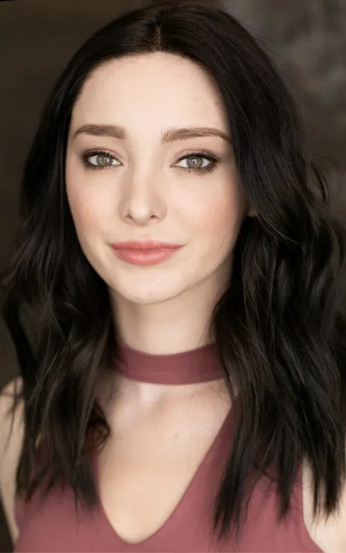 Emma Dumont