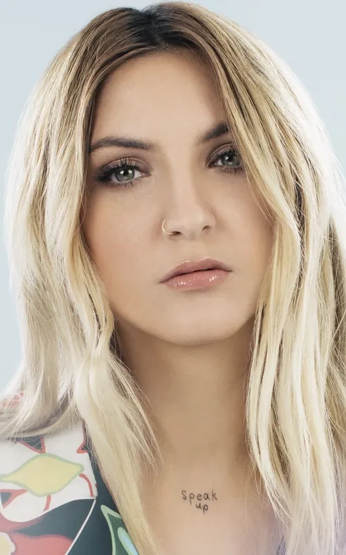 Julia Michaels