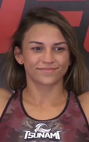 Monique Adriane Azevedo