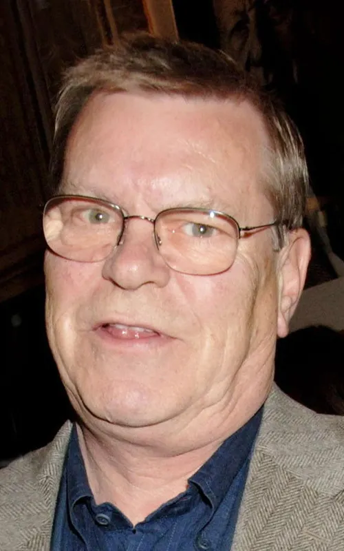Warren Clarke