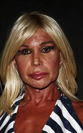 Εύα Κουμαριανού