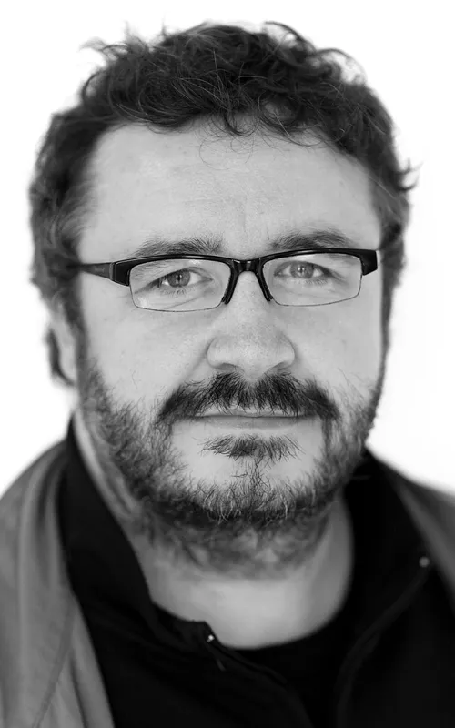 Mark Benton