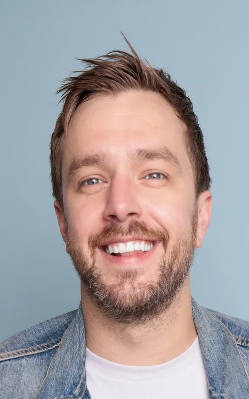 Iain Stirling