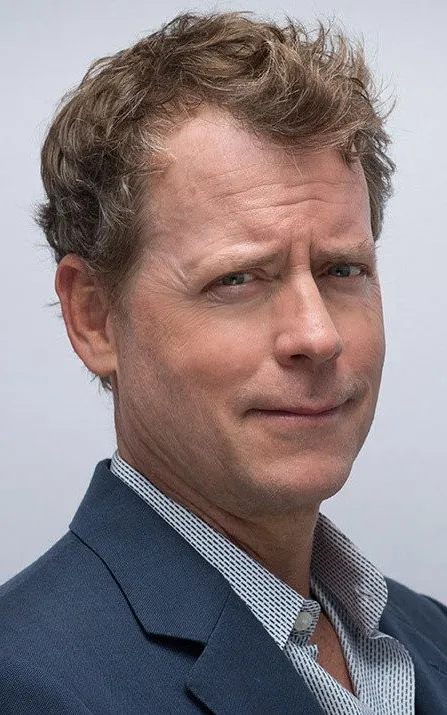 Greg Kinnear