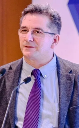 Kostas Theos