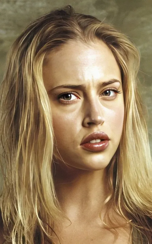 Estella Warren