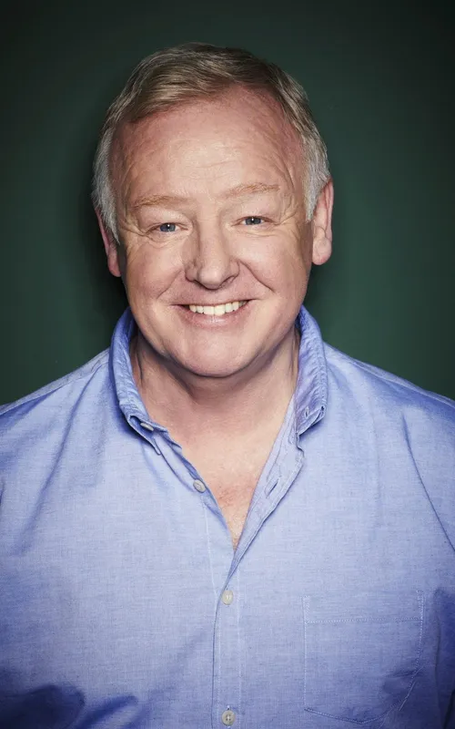 Les Dennis