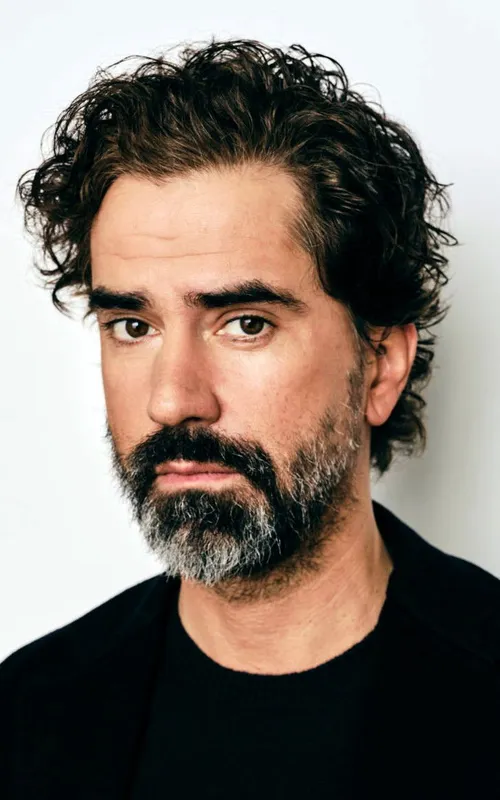 Hamish Linklater