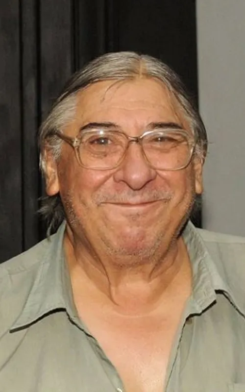 Rolando López