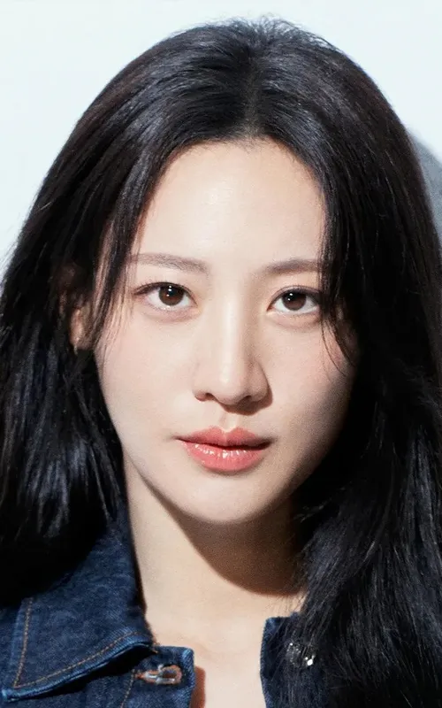 Claudia Kim