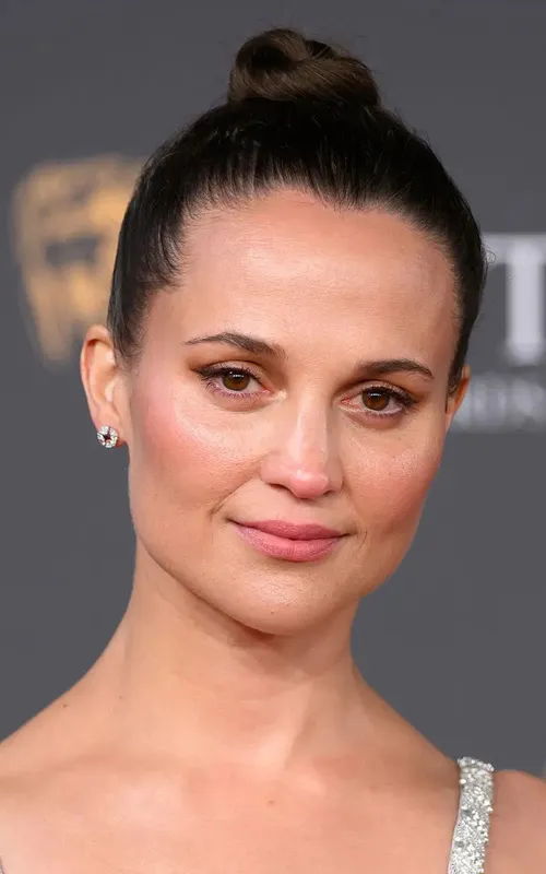 Alicia Vikander