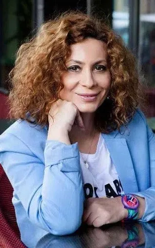 Rozina Kostani