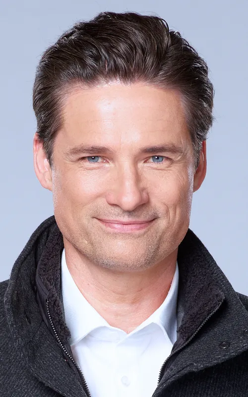 Warren Christie