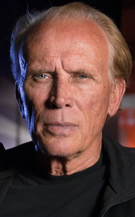 Peter Weller