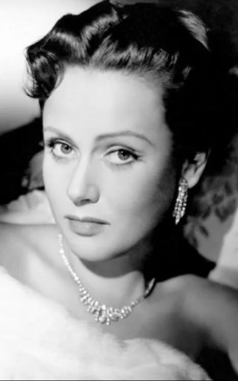 Nadia Zulfiqar (نادية ذو الفقار)