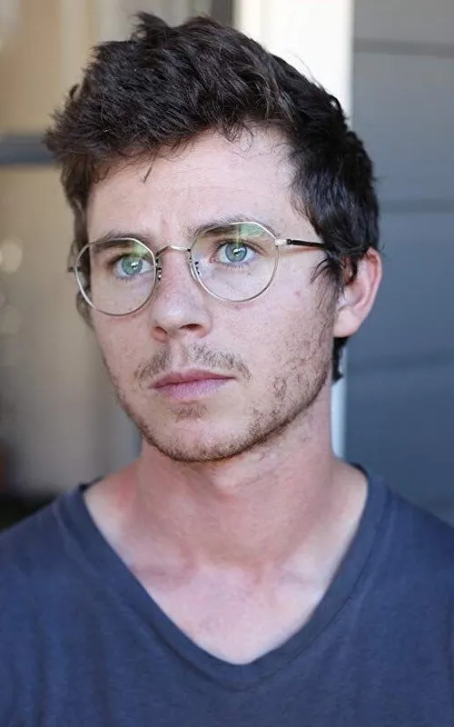 Charlie McDermott