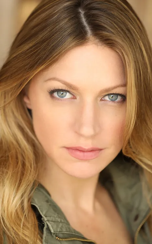 Jes Macallan