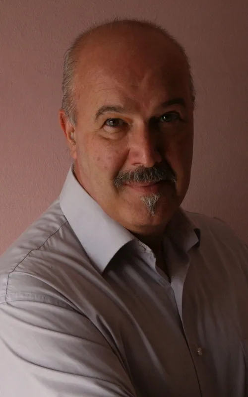 Alberto González
