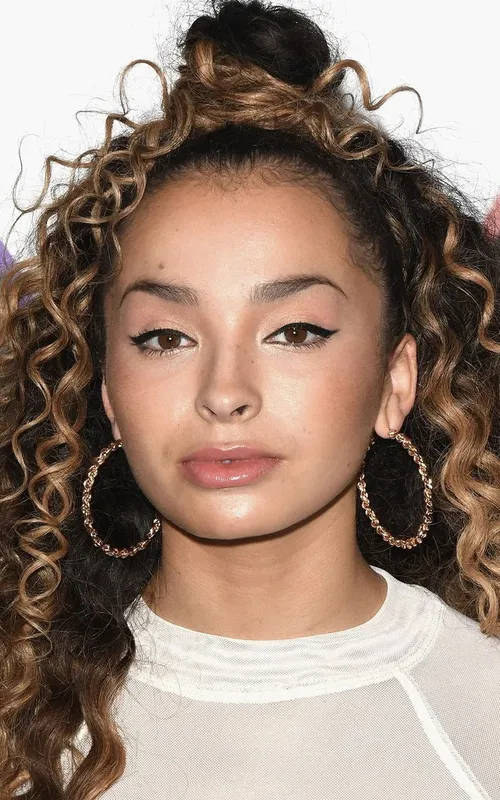 Ella Eyre