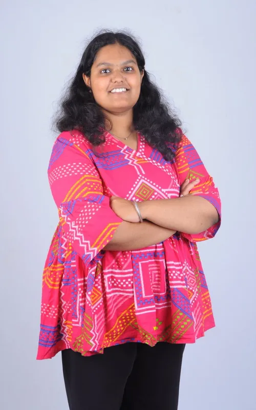 Sridhatri R