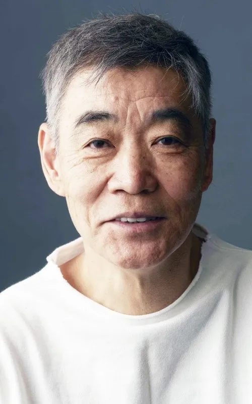 Akira Emoto