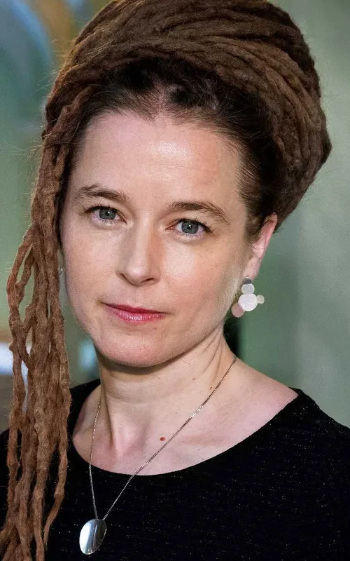Amanda Lind