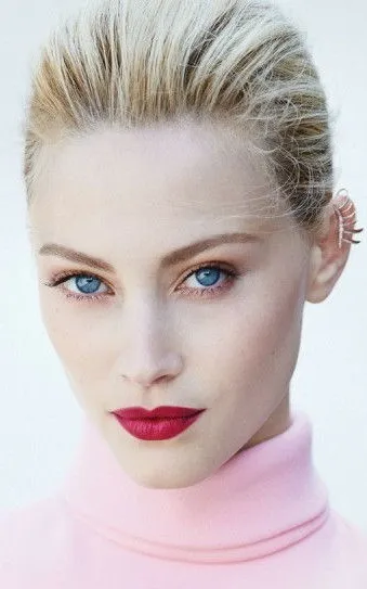 Sarah Gadon