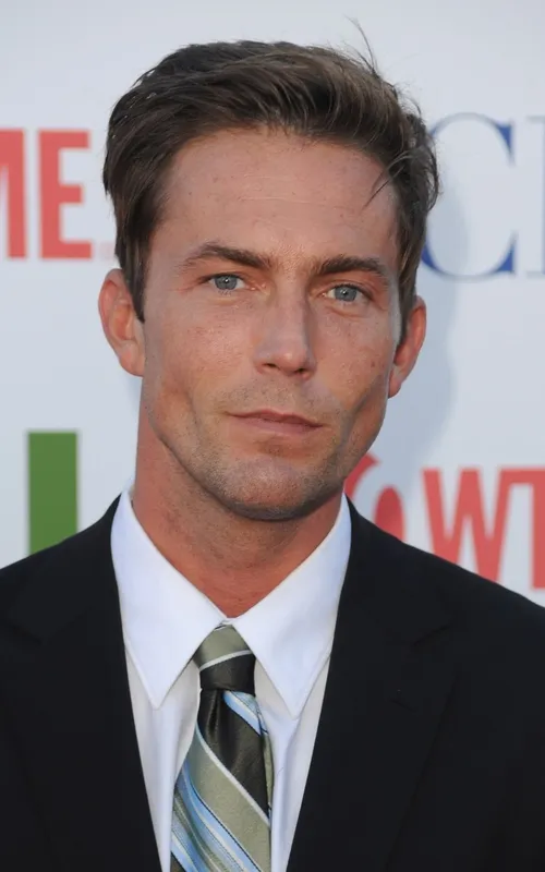 Desmond Harrington