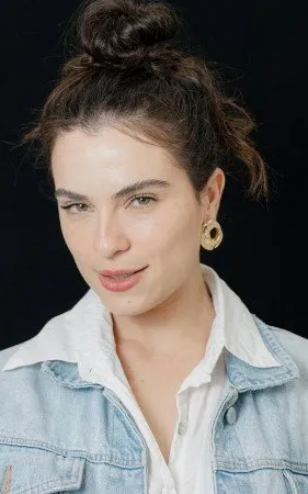 Isabela Melo